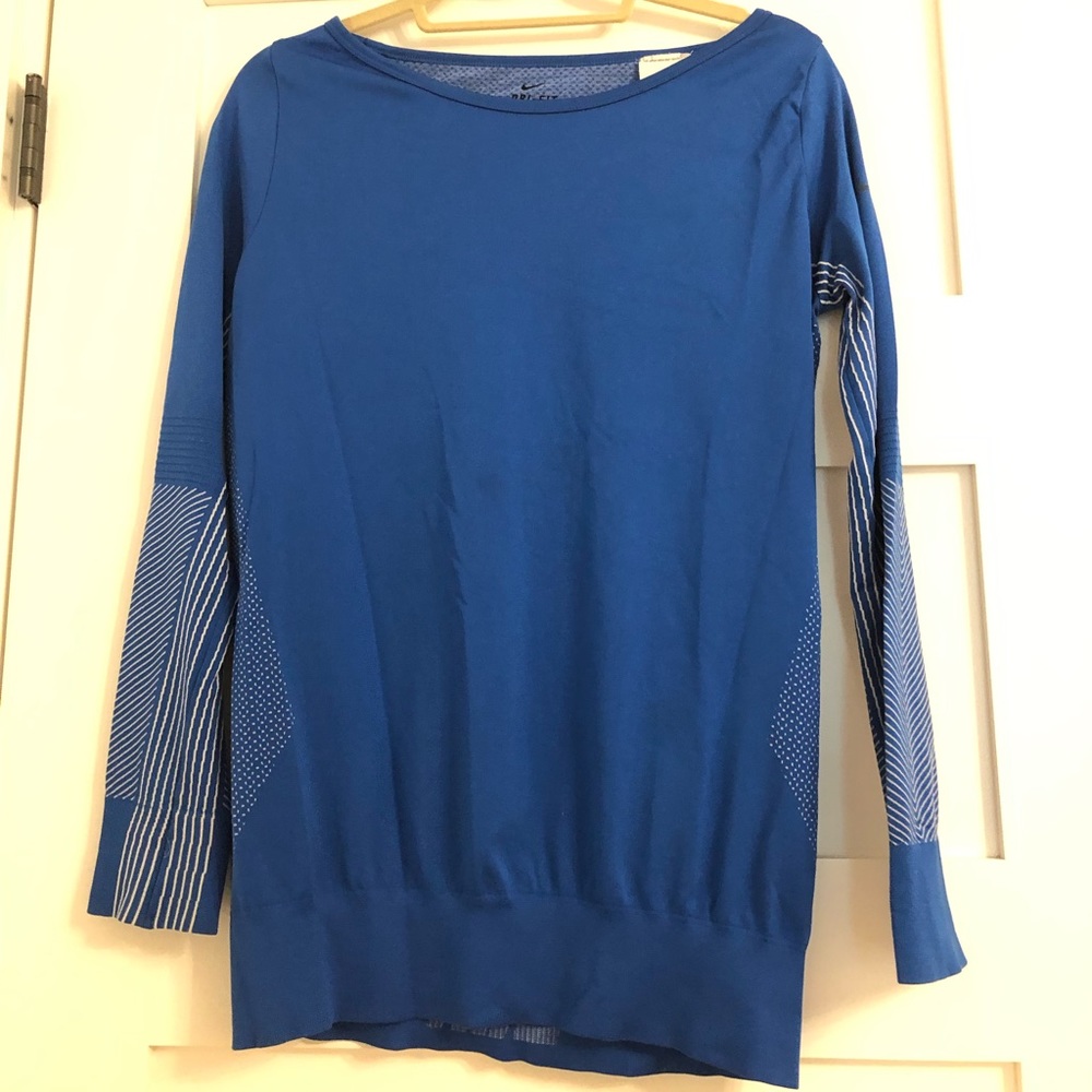 Nike - Dri fit long sleeve top